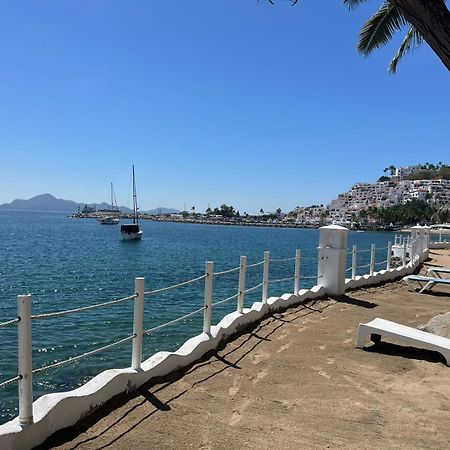 Frente Al Mar, Comodo Y Familiar Apartment Manzanillo Exterior photo